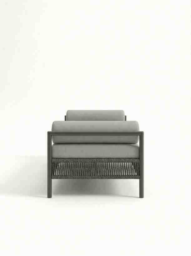 Minimalist Linear Daybed